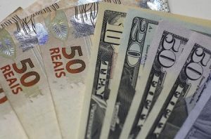USD/BRL: Alta do dólar desafia "paredão" de resistência